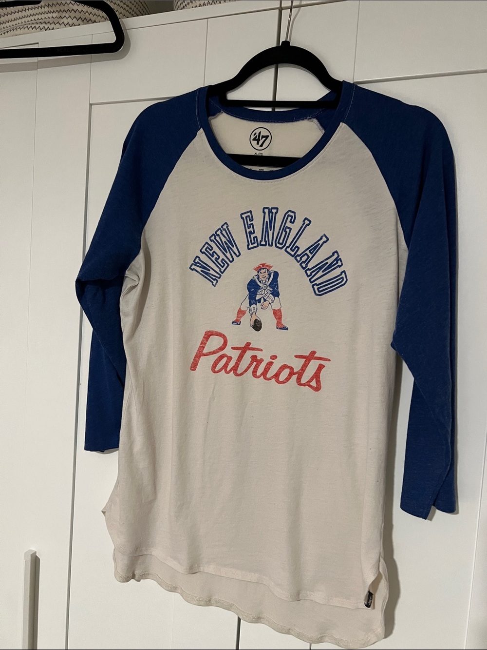 Brand 47 New England Patriots Raglan Long Sleeve - White & Blue